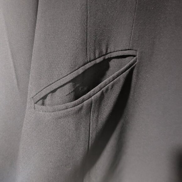 Aquascutum | Women's Single-Button Long Blazer In Black - Picture 5 of 12